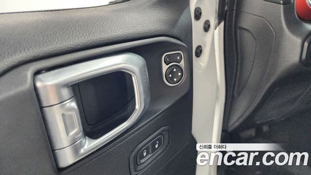 Jeep Wrangler 2019 — Photo 29/33