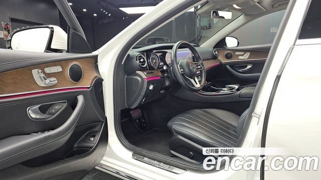 Mercedes-Benz E-Class 2019 — ფოტო 10/20