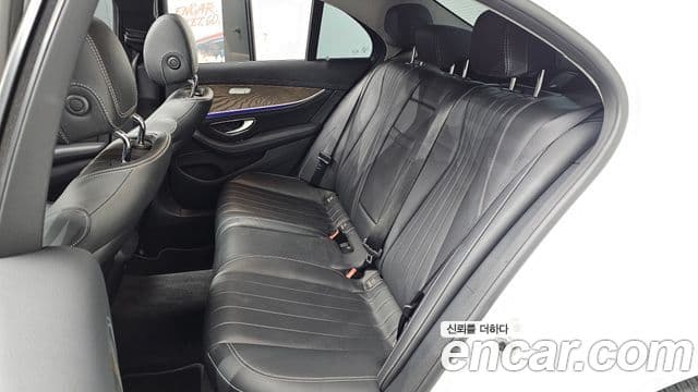 Mercedes-Benz E-Class 2019 — ფოტო 12/20