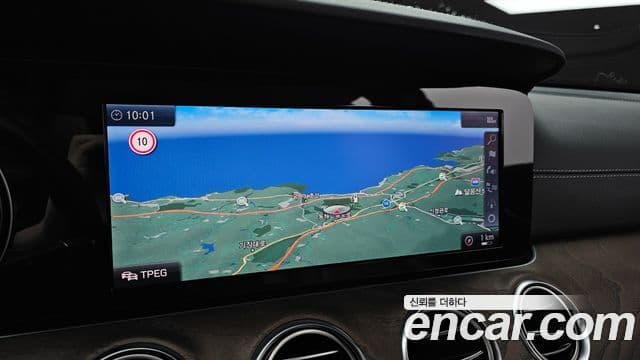 Mercedes-Benz E-Class 2019 — ფოტო 14/20