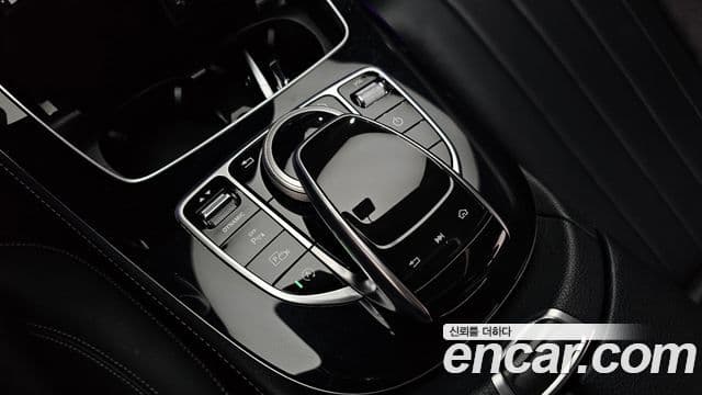 Mercedes-Benz E-Class 2019 — ფოტო 20/20