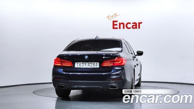 BMW 5 Series 2018 — Фото 4/20
