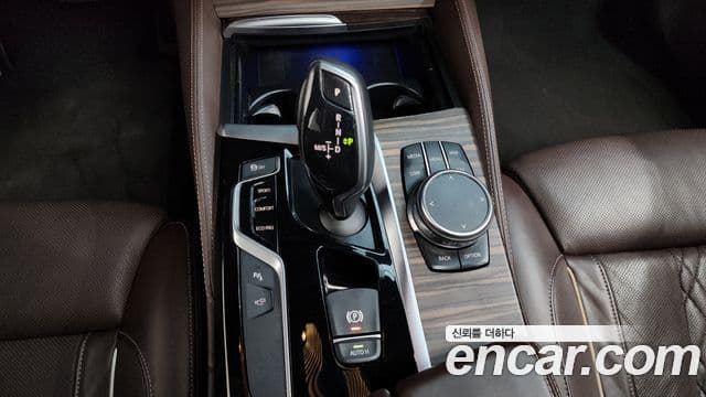 BMW 5 Series 2018 — Фото 9/20