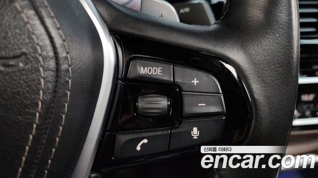 BMW 5 Series 2018 — Фото 16/20