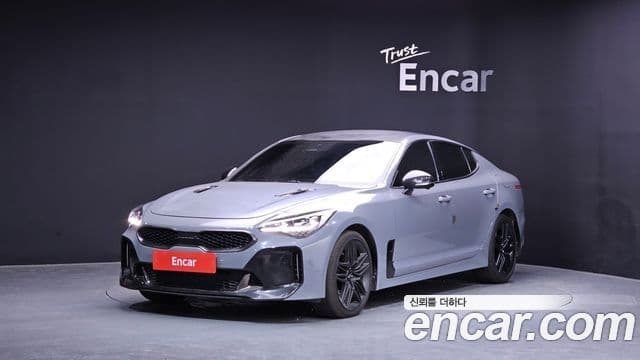 Kia Stinger 2022 — Фото 1/20