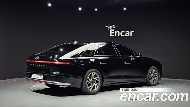 Hyundai Grandeur 2023 — ფოტო 2/20