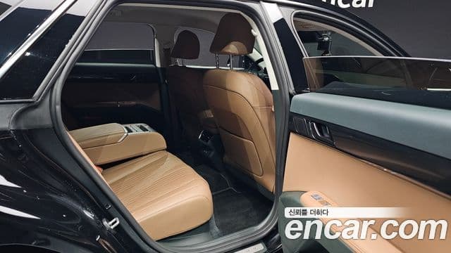 Hyundai Grandeur 2023 — ფოტო 11/20
