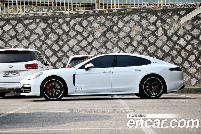 Porsche Panamera 2019 — Photo 4/20