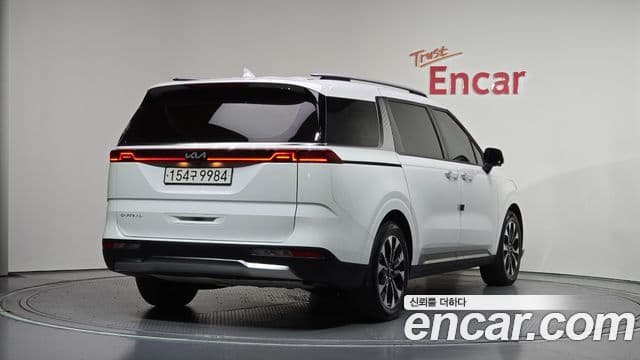 Kia Carnival 2022 — ფოტო 2/20
