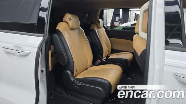 Kia Carnival 2022 — ფოტო 11/20