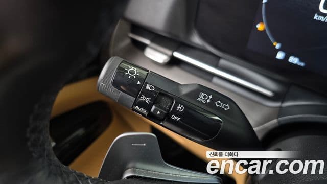 Kia Carnival 2022 — ფოტო 15/20