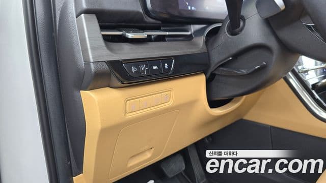 Kia Carnival 2022 — ფოტო 16/20