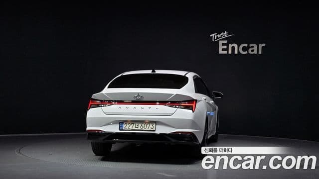 Hyundai The New Avante Hybrid 2022 — Photo 8/30