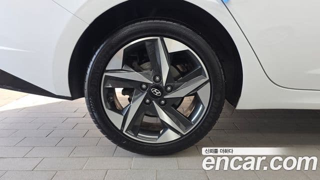 Hyundai The New Avante Hybrid 2022 — Photo 28/30