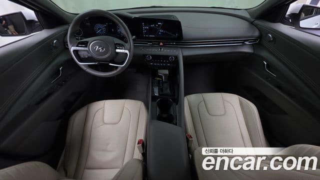 Hyundai The New Avante Hybrid 2022 — Photo 23/30