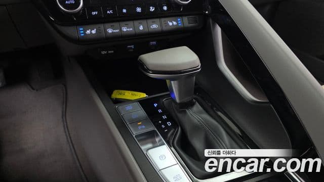 Hyundai The New Avante Hybrid 2022 — Photo 19/30