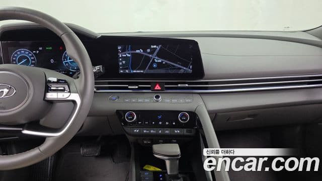 Hyundai The New Avante Hybrid 2022 — Photo 17/30