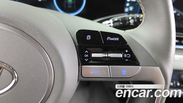 Hyundai The New Avante Hybrid 2022 — Photo 25/30