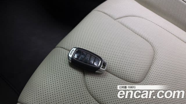 Hyundai The New Avante Hybrid 2022 — Photo 10/30