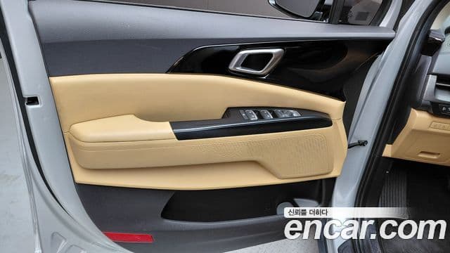 Kia Carnival 2021 — Photo 16/29