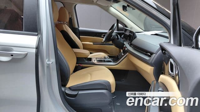 Kia Carnival 2021 — Photo 21/29