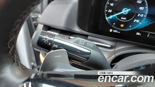 Kia Carnival 2021 — Photo 28/29