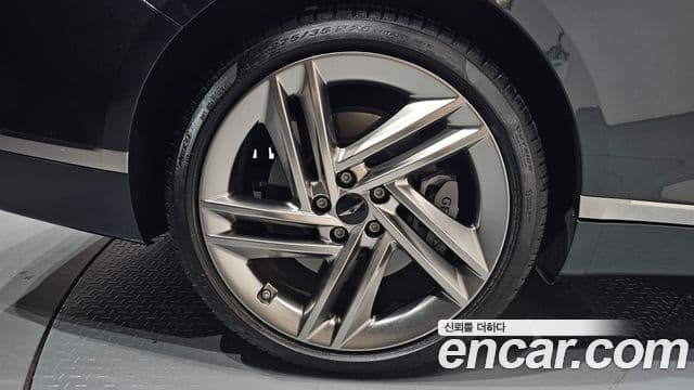 Genesis G80 2025 — Photo 15/34