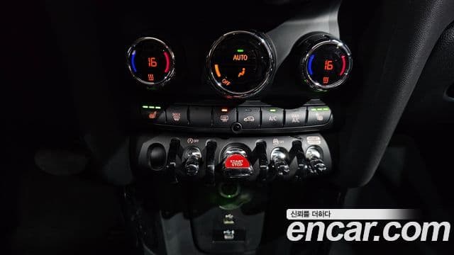 Mini Cooper S 2020 — ფოტო 18/20