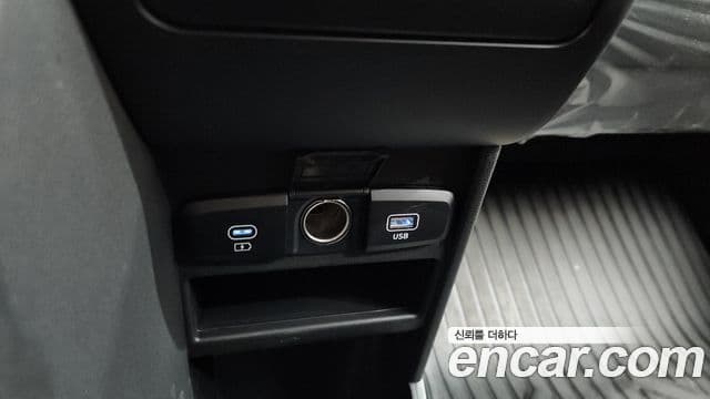 Hyundai Staria 2025 — Фото 12/20