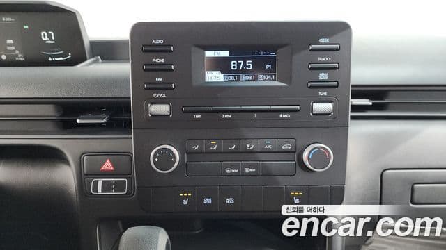 Hyundai Staria 2025 — Фото 13/20