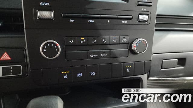 Hyundai Staria 2025 — Фото 17/20