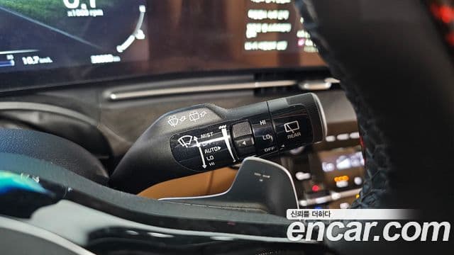 Kia Carnival 2023 — Şəkil 17/20