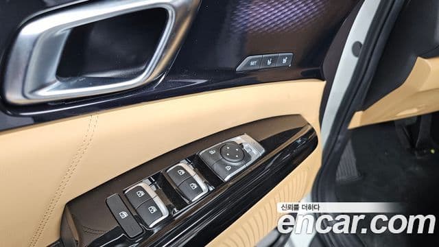 Kia Carnival 2023 — Şəkil 18/20