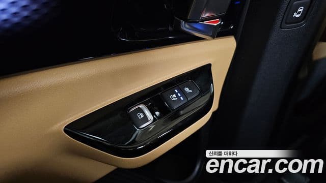 Kia Carnival 2023 — Şəkil 19/20