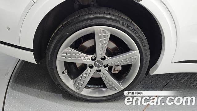 Genesis GV70 2022 — ფოტო 5/20