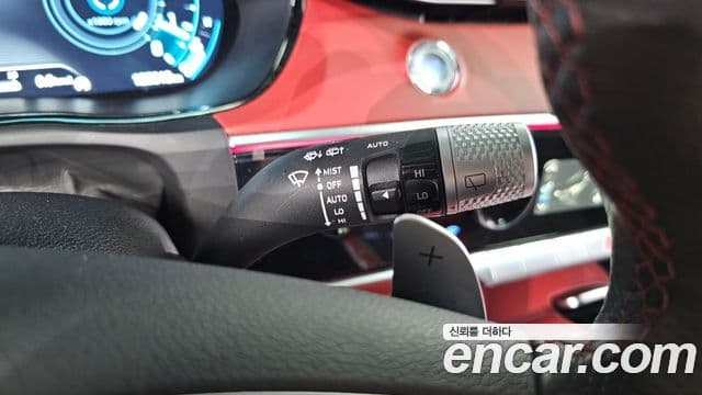 Genesis GV70 2022 — ფოტო 18/20