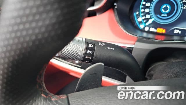 Genesis GV70 2022 — Photo 28/31