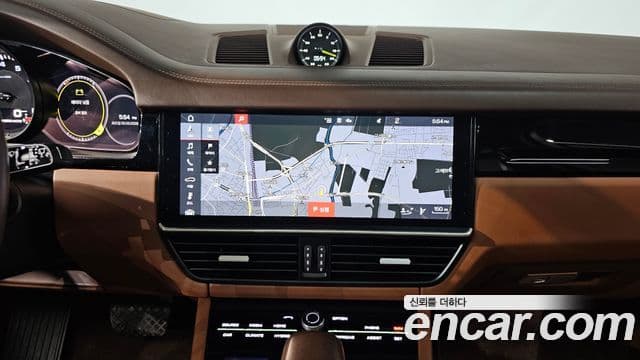 Porsche Cayenne 2020 — Фото 12/20