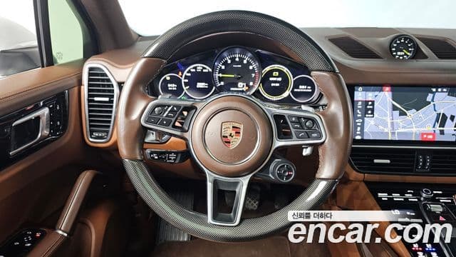 Porsche Cayenne 2020 — Фото 13/20