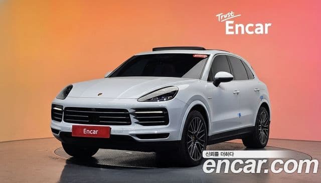 Porsche Cayenne 2020 — Фото 1/20