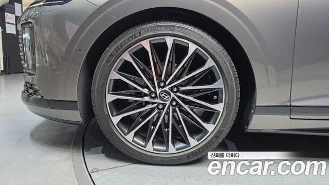 Hyundai Grandeur 2022 — ფოტო 5/20