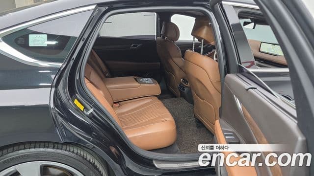 Genesis Electrified G80 2022 — Şəkil 11/20