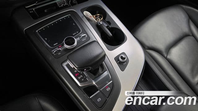 Audi Q7 2019 — Şəkil 9/20
