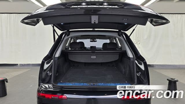 Audi Q7 2019 — Şəkil 20/20