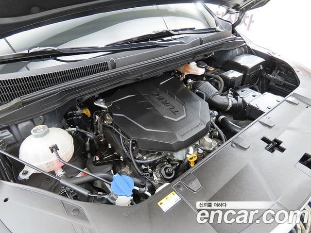 Kia Carnival 2023 — ფოტო 18/20
