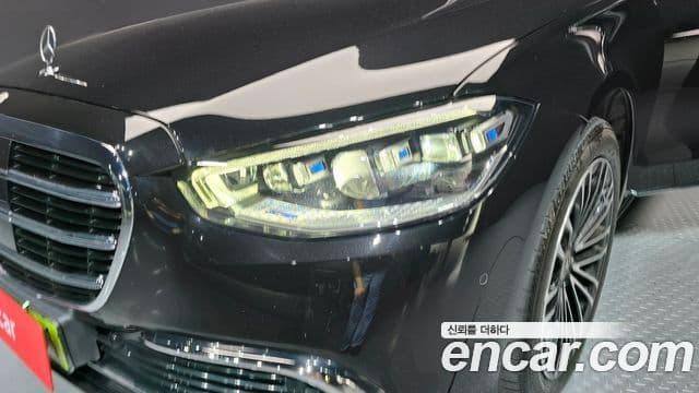 Mercedes-Benz S-Class 2024 — Photo 15/33