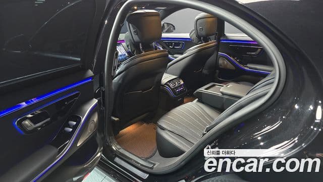 Mercedes-Benz S-Class 2024 — Photo 19/33
