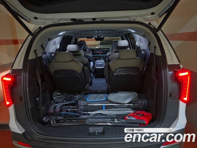 Kia Carnival 2024 — Şəkil 19/20