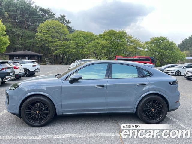 Porsche Cayenne 2024 — ფოტო 12/19