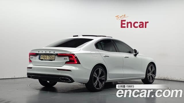 Volvo S60 2021 — Şəkil 2/20